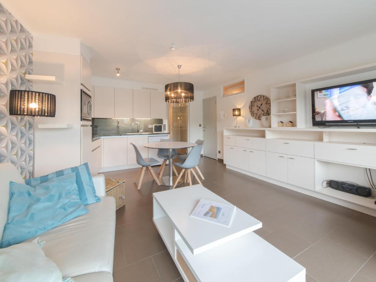 Sea Breeze By Interhome Apartment Bredene